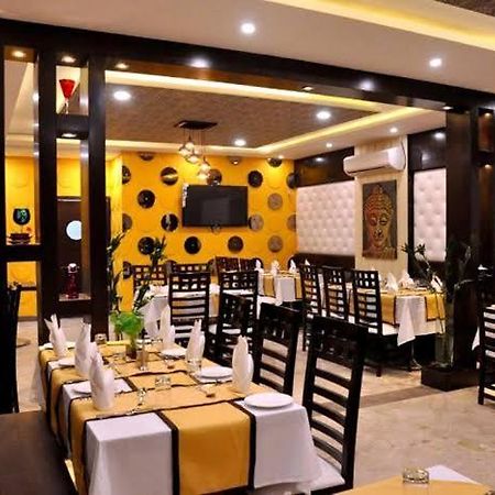 Hotel Bellevue , Gwalior Exterior photo
