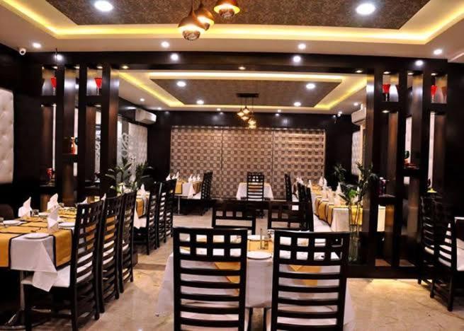 Hotel Bellevue , Gwalior Exterior photo